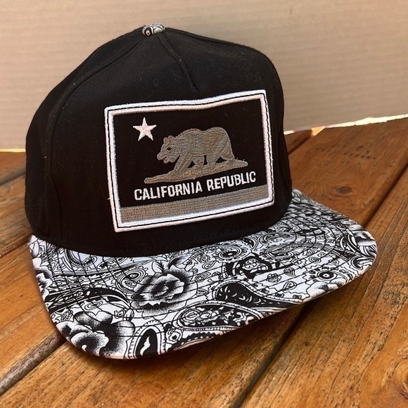 California Republic Hat Cap Strap Back Black White Mens Adjustable